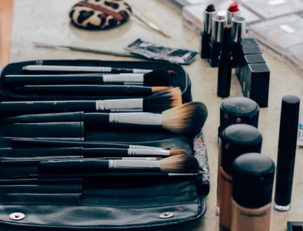 oelfreies-make-up-gegen-oelige-haut