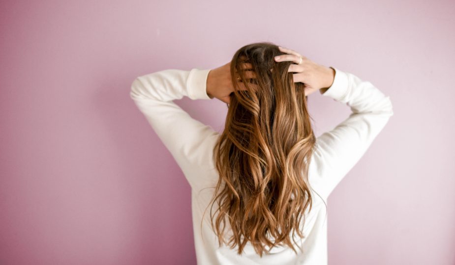 Blonde-Haare-mit-Haaraufheller