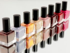 Schnelltrocknender-Nagellack-Verschiedene-Farben