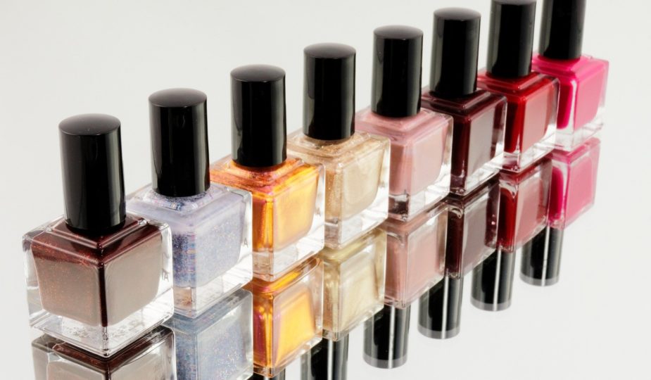 Schnelltrocknender-Nagellack-Verschiedene-Farben